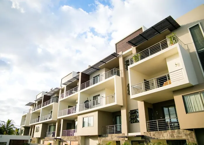 Entire Luxury 3 Bedroom Condo For Rent - Flic-En-Flac - Close To Beach