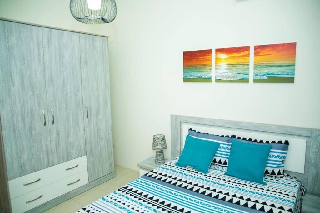 Entire Luxury 3 Bedroom For Rent - Flic-en-flac - Close To