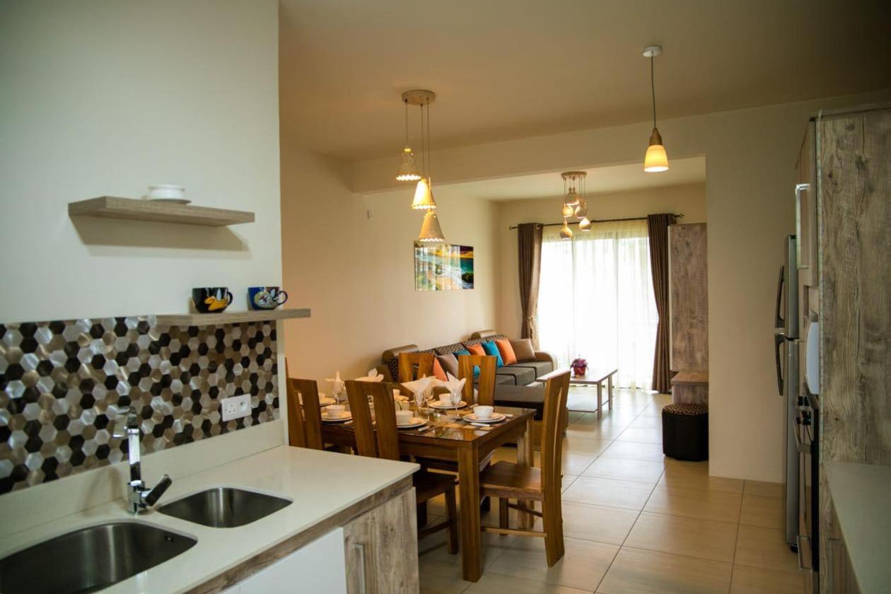 Entire Luxury 3 Bedroom For Rent - Flic-en-flac - Close To شقة