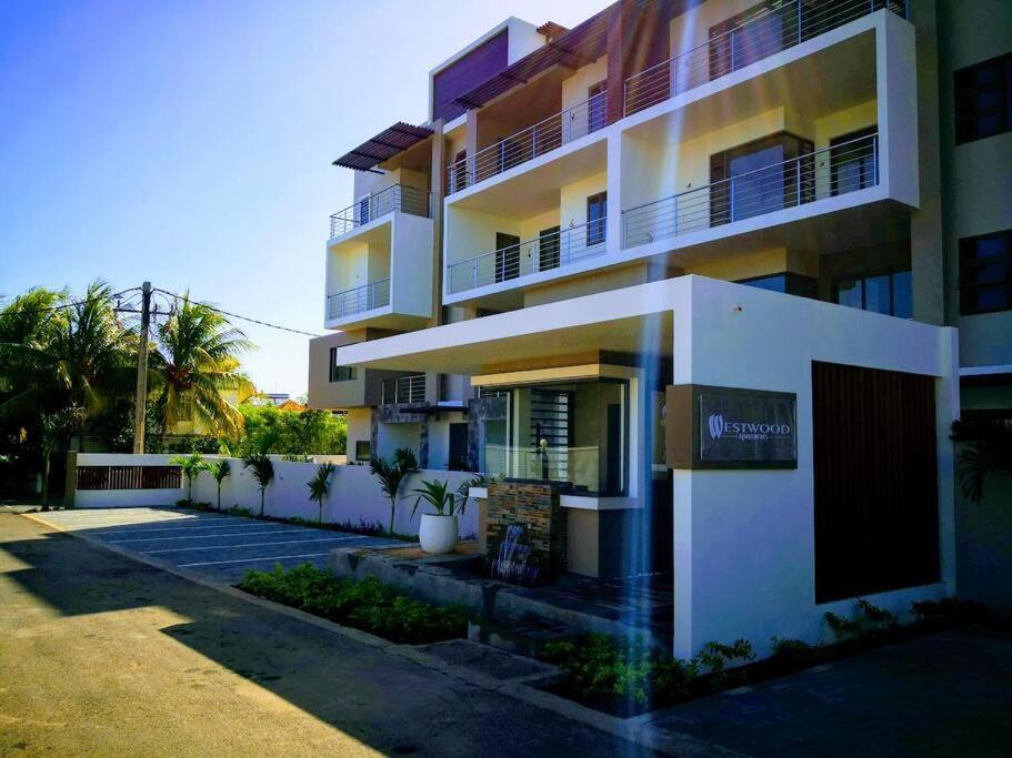 Entire Luxury 3 Bedroom For Rent - Flic-en-flac - Close To