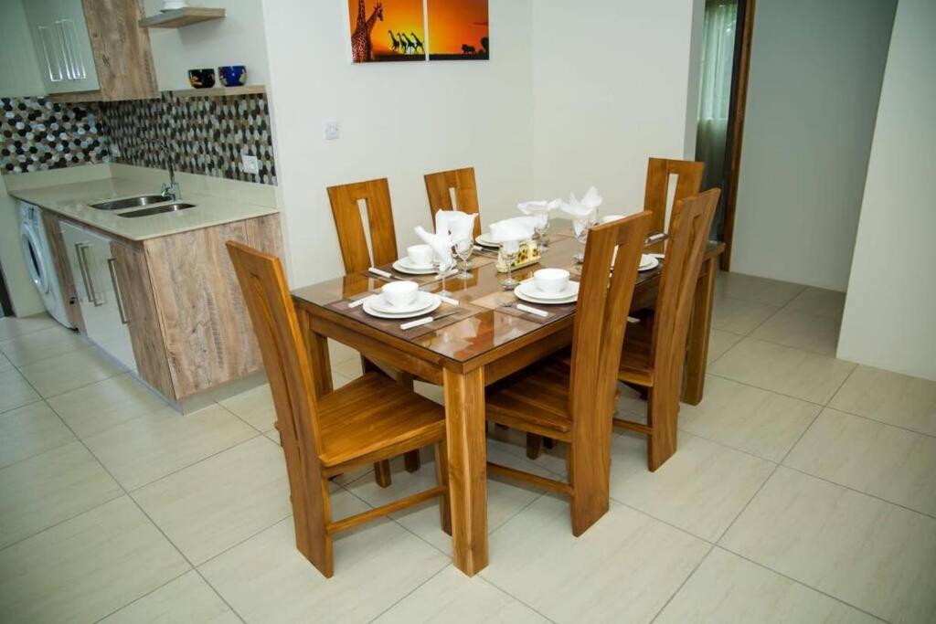 Entire Luxury 3 Bedroom For Rent - Flic-en-flac - Close To
