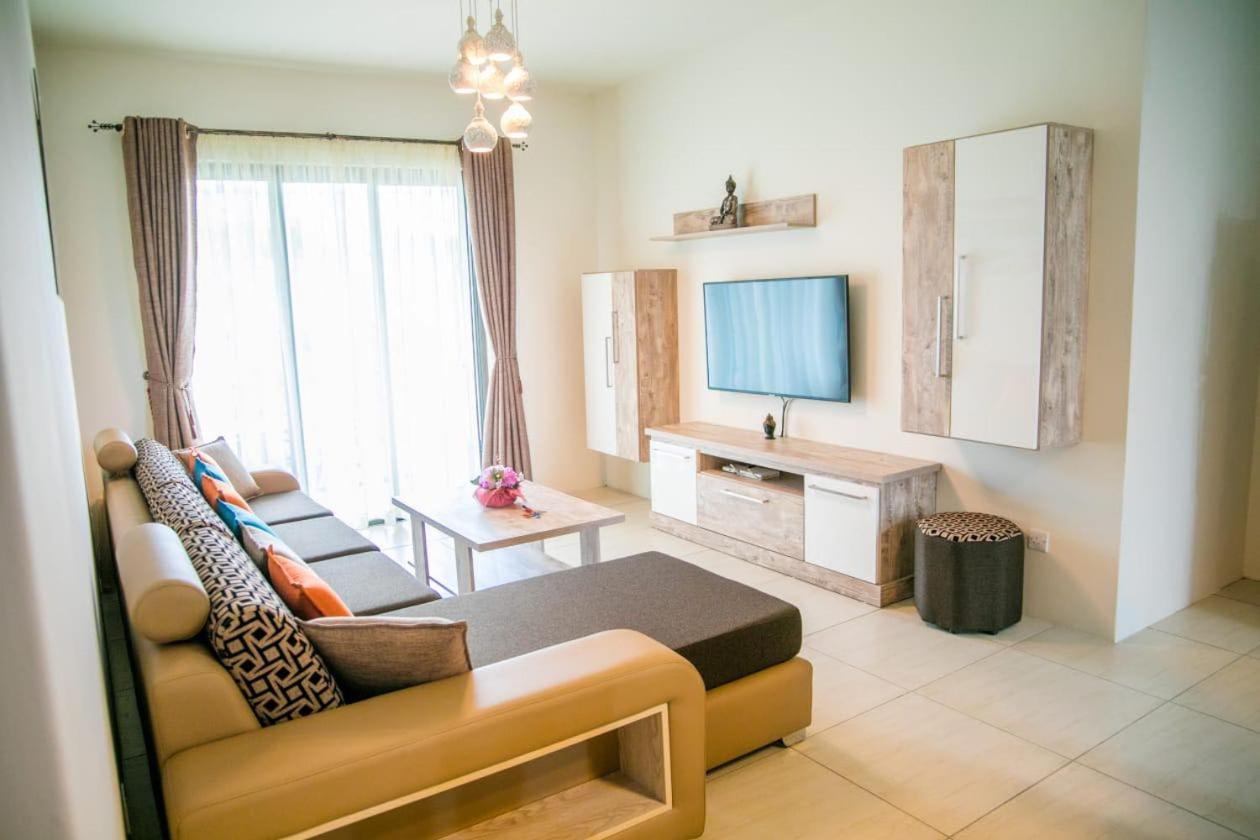 Entire Luxury 3 Bedroom For Rent - Flic-en-flac - Close To Apartment Flic en Flac